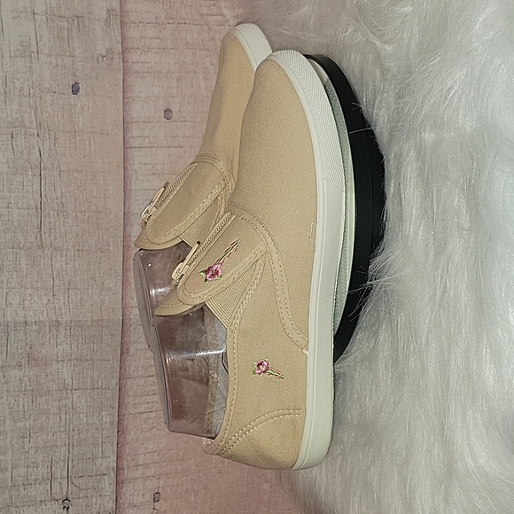 Classique Sport Tan Sneakers - Picture 1 of 11